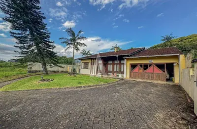 Casa com 1 suíte(s) mais 2 quarto(s) à venda no bairro América em Joinville, por R$ 1.850.000.00.