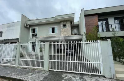 Casa com 4 quartos à venda na rua alfredo dietrich, --, américa, joinville, 190 m2 por r$ 1.300.000