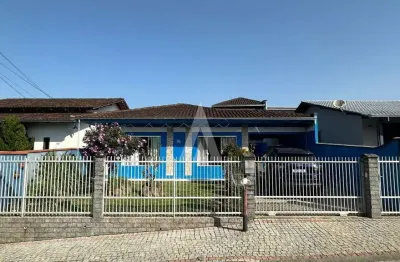 Casa com 3 quartos à venda na rua luiz carlos schroeder, --, costa e silva, joinville, 187 m2 por r$ 750.000