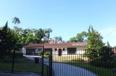 Casa com 1 suíte e 2 quartos à venda no bairro floresta em joinville-sc por r$1.700.000,00.