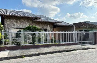 Casa com 1 suíte e 2 quartos à venda no bairro floresta em joinville-sc por r$880.000,00.