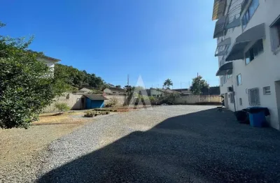 Terreno à venda no bairro glória em joinville, por r$ 560.000.00.