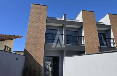 Sobrado com 3 quartos à venda no bairro costa e silva em joinville-sc por r$560.000,00.