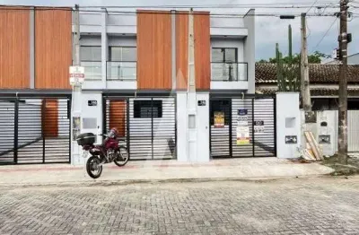 Sobrado geminado com 3 quartos à venda no bairro guanabara em joinville-sc.
