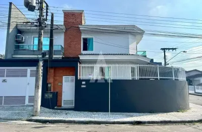 Casa com 2 suítes e 1 quarto à venda no bairro Glória em Joinville-SC por R$750.000,00.