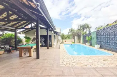 Ótima residência averbada com 3 quartos à venda no bairro Costa e Silva em Joinville - SC por R$ 1.250.000,00