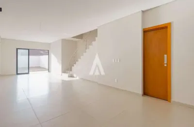 Sobrado geminado com 1 suíte e 2 quartos à venda no bairro Costa e Silva em Joinville-SC por R$875.000,00.