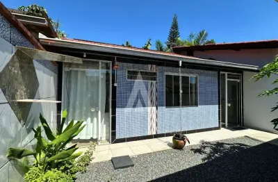 Casa com 3 quartos à venda no bairro Costa e Silva em Joinville-SC por R$636.999,00.