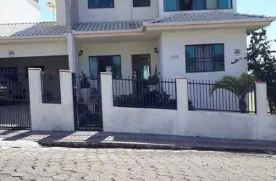 Casa com 4 quartos à venda na rua alfredo olsen, --, centro, barra velha, 262 m2 por r$ 1.200.000