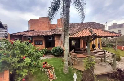 Casa com 4 quartos à venda na rua canto do sol, --, itacolomi, balneário piçarras, 250 m2 por r$ 2.950.000
