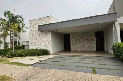 Alugo lindíssima casa com piscina no condomínio florais do valle