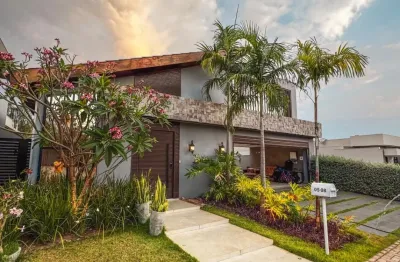 Linda casa com 3 suítes e piscina em condomínio fechado - florais do valle