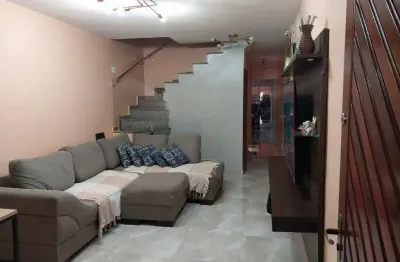 Casa à venda na Cidade Líder com 150m² 3 dormitórios 1 suíte 3 banheiros 2 vagas