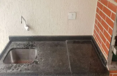 Sobrado em Condomínio Fechado na Chácara Seis de Outubro com 118m² 3 dormitórios 1 suíte 2 vagas