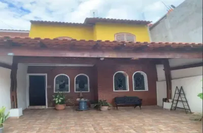 Casa com 3 quartos à venda na Rua Ernesto Bainha Lopes, 74, Vila Jacuí, São Paulo