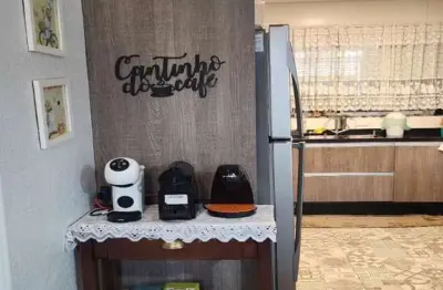 Imperdível sobrado à venda em Santo André-SP, bairro Santa Maria, com 3 quartos, 1 banheiro, 2 vagas de garagem e 136m² de área.