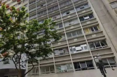 Salas/Conjuntos Comercial à Venda em São Paulo-SP, Bairro República, 100m², 3 Banheiros!