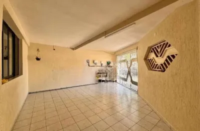 Sobrado à venda em Santo André-SP, Vila Camilópolis: 3 quartos, 2 suítes, 3 banheiros, 3 vagas, 200m² de área. Seu novo lar espera por você!