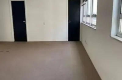 Sala Comercial à venda no Edifício Torremolinos no Jardim Europa com 70m² 2 banheiros 1 vaga