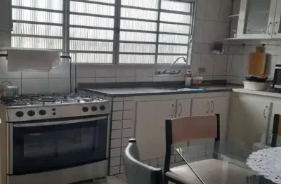 Casa à venda em São Paulo - Vila Campo Grande: 3 quartos, 1 suíte, 2 banheiros, 2 vagas, 125m². Aproveite!