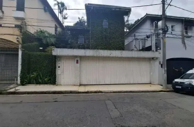 Casa à locação  com 351m² e 3 dormitórios no jardim panamby