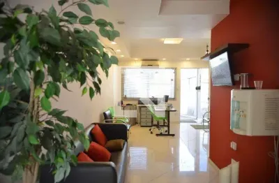 Casa com 2 quartos à venda na Rua Maria Ortiz, 319, Campestre, Santo André