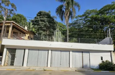 Espetacular casa à venda em cotia-sp, colinas de são fernando! 3 quartos, 1 suíte, 1 sala, 2 banheiros, 3 vagas, 240m². venha conferir!