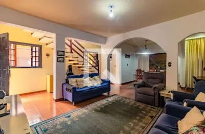 Casa com 3 quartos à venda na Rua Belmiro Zanetti Esteves, 268, Vila Campestre, São Paulo