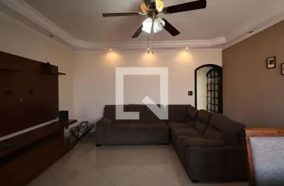 Casa com 3 quartos à venda na Rua Sud Menucci, 349, Vila Metalúrgica, Santo André