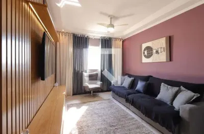 Casa com 3 quartos à venda na Rua Maringá, 303, Vila Cecília Maria, Santo André