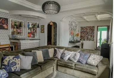 Vila campestre - terreno de 480m² com 2 casas com 6 dormitórios, 3 banheiros e 3 vagas