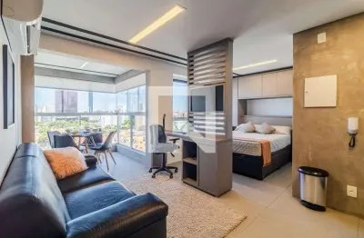 Kitnet / Stúdio à venda na Rua Fradique Coutinho, 1055, Pinheiros, São Paulo