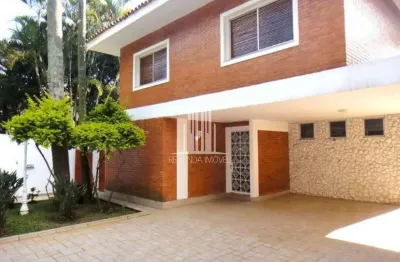 Casa de luxo no jardim morumbi: 4 quartos, 2 suítes, 450m² - localização privilegiada e ambientes espaçosos. venha conferir!