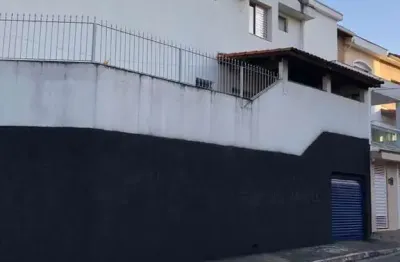 Sobrado residencial, 131 m², 2 vagas para autos, quintal, otimo local..