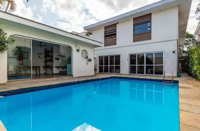 Casa à venda na granja julieta, 2 andares, com 4 suítes e 4 vagas em 363 m² a 300 metros do parque.