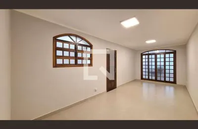 Casa com 3 quartos à venda na Rua Rodrigo Lobato, 166, Vila Romana, São Paulo
