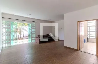 Casa com 3 quartos à venda na Rua Cássio Martins Vilaça, 390, Pacaembu, São Paulo