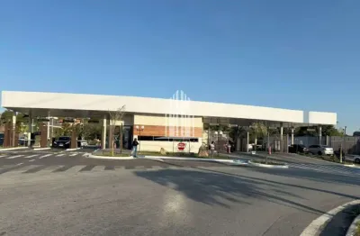 Casa em Condomínio de Luxo em Nova Higienópolis, Jandira-SP: 3 quartos, 1 suíte, 2 salas, 6 vagas de garagem!