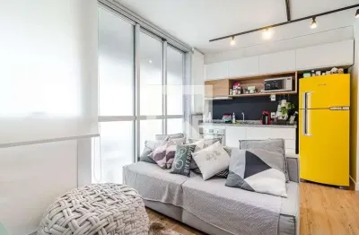 Kitnet / Stúdio à venda na Rua Heitor Penteado, 2040, Vila Madalena, São Paulo