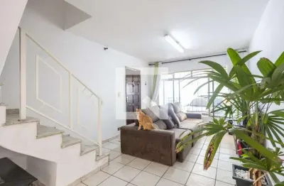 Casa com 3 quartos à venda na Rua Odete Gomes Barreto, 551, Vila Carrão, São Paulo