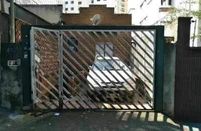 Vila Mariana - CASA de 103m² com 2 dormitorios, quintal, 1 banheiro e 1 vaga para carro.