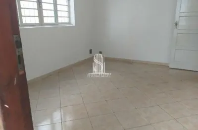 Casa residencial de 370m² possui 2 dormitórios, 2 salas, 3 banheiros, e 4 vagas, à venda em jaguaré.