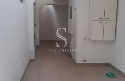 Sobrado residencial de 177m² possuindo 3 dormitórios , 2 banheiros e 2 vagas á venda no interlagos