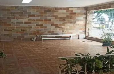 Casa de Vila à venda em São Paulo-SP, Vila São Francisco, 3 quartos, 1 suíte, 2 banheiros, 5 vagas de garagem, 181,00 m².