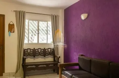 Casa residencial de 105m² possuindo três dormitórios, dois banheiros á venda na região do campo belo