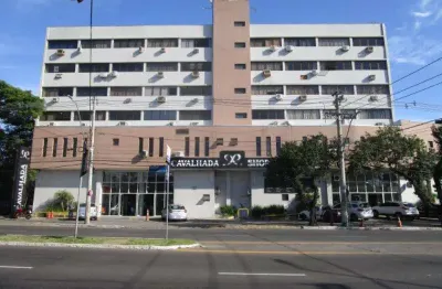 Sala comercial  de frente para a avenida  com ar condicionado de janela,  com 20,83 m² privativos
