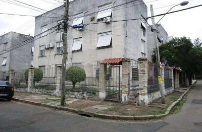 Apartamento no 3º andar  localizado no Bairro CAVALHADA com 55 m2, 2 dormitórios, Área de serviço, Banheiro social, Cozinha,sala de estar, despensa, interfone.