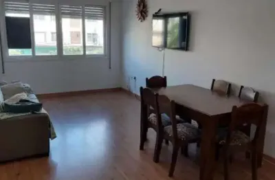 Apto, 3 dormitórios, sala, cozinha, banheiro social, banheiro auxiliar, dependência, piso laminado, com área privativa de 104 m²
