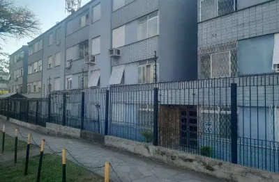 Apto, com 01 dormitório, sala, cozinha , banheiro , área de serviços e estacionamento rotativo, piso frio e janelas de aluminio