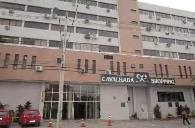 Sala no Bairro CAVALHADA com 22 m2, Ar condicionado, Banheiro social, Interfone